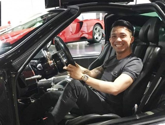 Giữa lúc lùm xùm của vợ hai chưa kịp lắng xuống, mới đây CĐM tiếp tục bóc mẽ chính đại gia Minh Nhựa cũng "trộm" ảnh giống vợ.