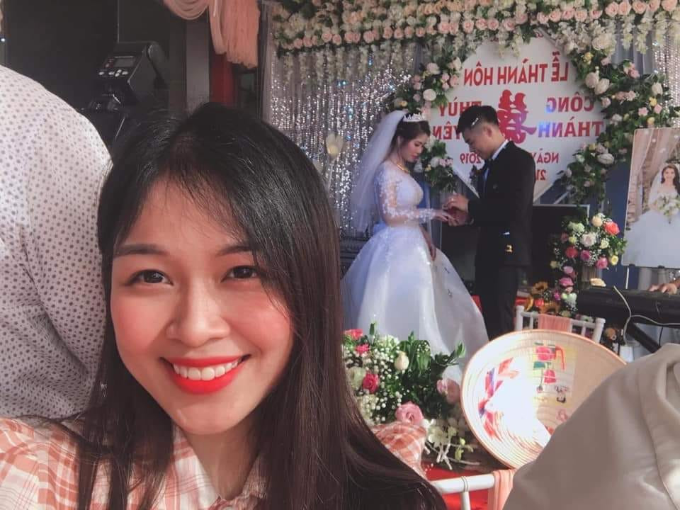 Di an dam cuoi nguoi yeu cu, co gai bi “nem da” vi hanh dong nay