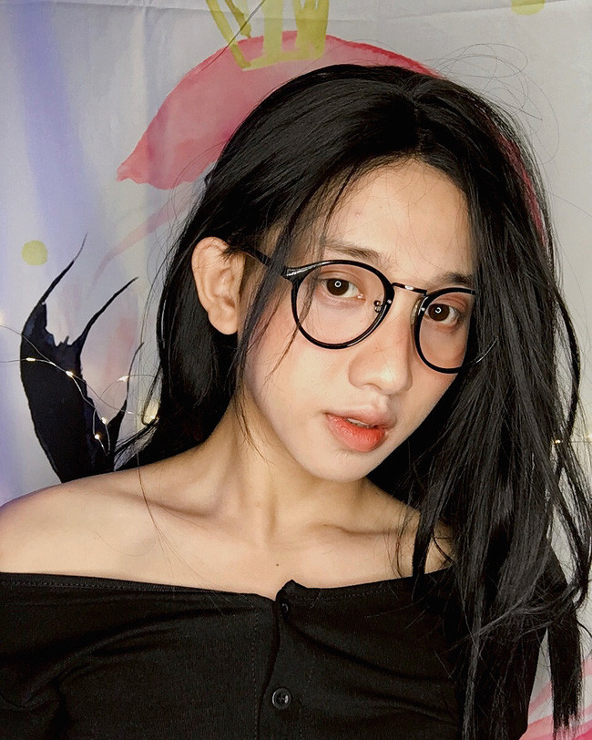 Ở thời điểm hiện tại, Rian và Đức Anh đều hài lòng với diện mạo bản thân, với lớp make up, tóc giả thành con gái thường thấy trên Tik Tok.