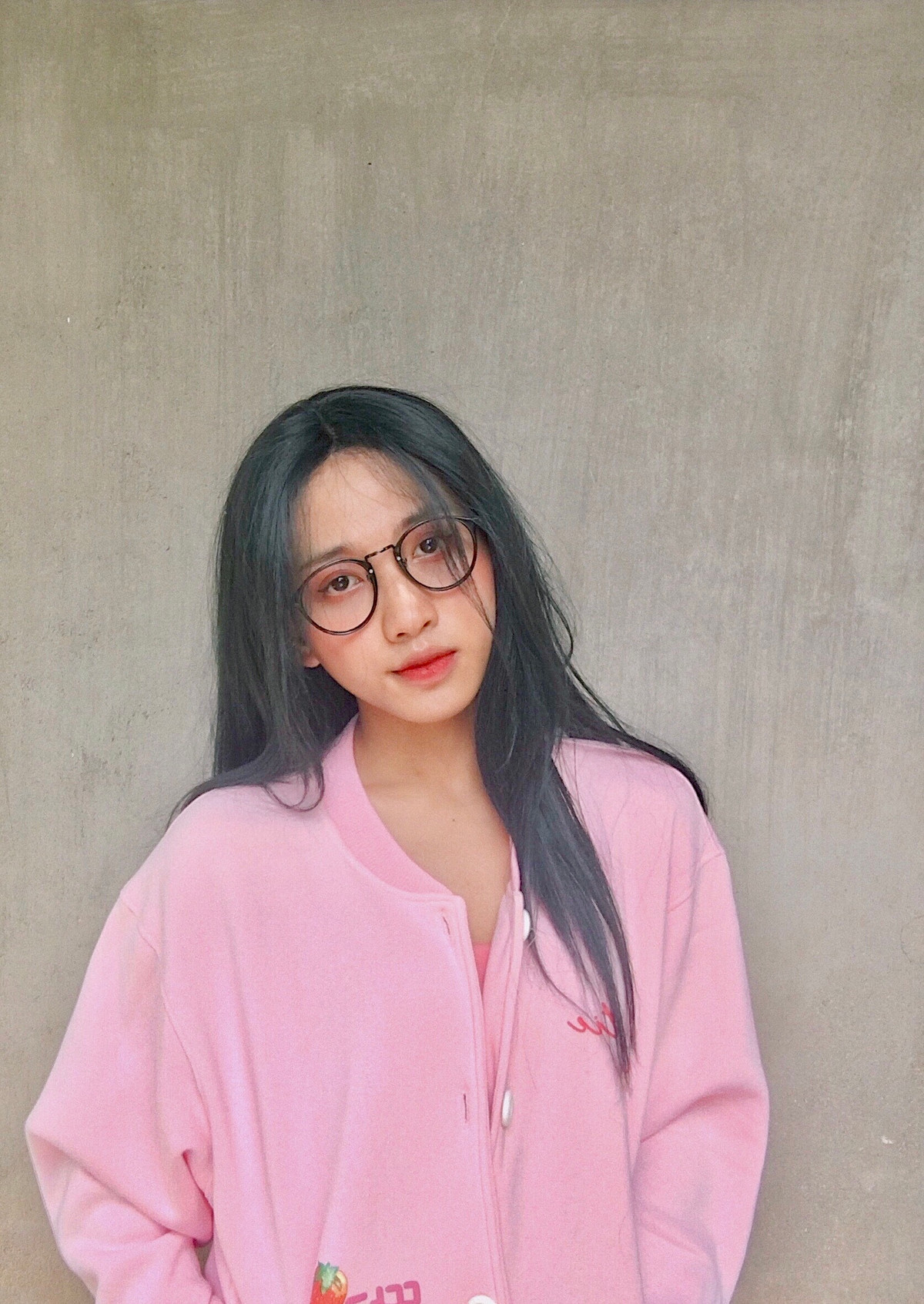 Chàng trai này cho biết cậu tự ti về chiều cao nên dự định của cậu mới chỉ là mẫu ảnh mini-size, xa hơn là Youtuber chứ không định dấn thân vào con đường người mẫu chuyên nghiệp.