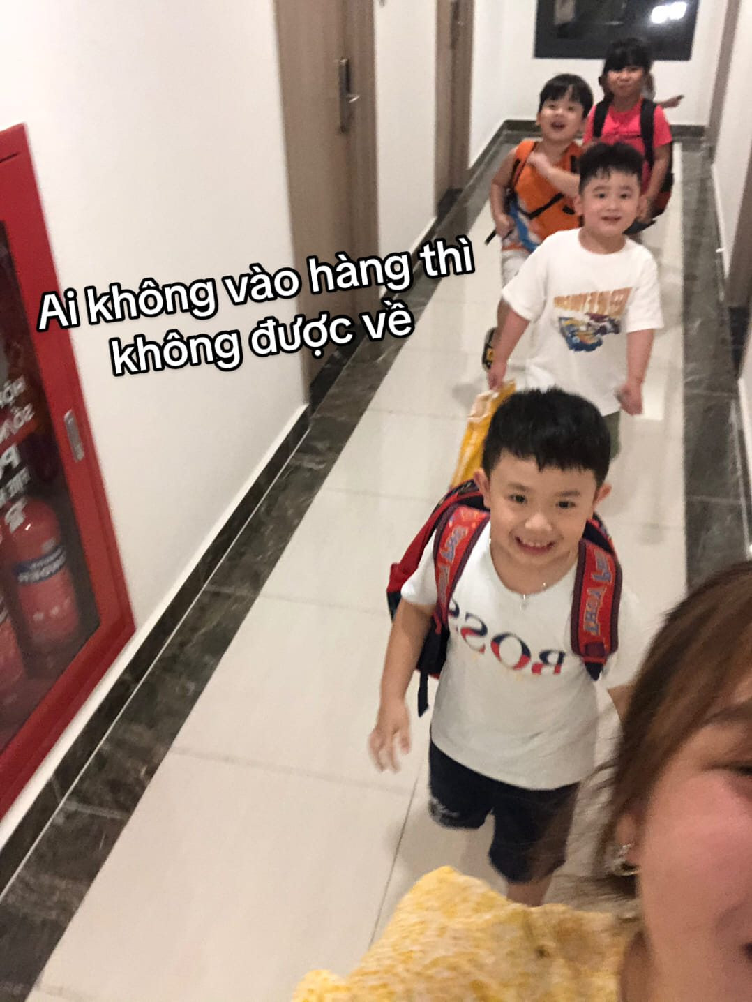 Làm cô giáo học sinh tiểu học nhưng không khác gì nhà trẻ.