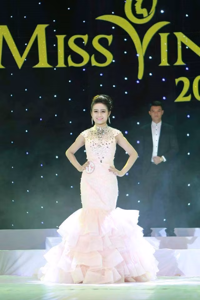 Ngọc Quyên cũng từng gây ấn tượng tại Miss Vinh 2014 nhờ vẻ ngoài gây thiện cảm với người đối diện.