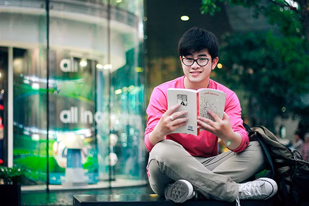 Năm 2014 cái tên Loki Bảo Long được nhắc tới khá nhiều. Bảo Long đã tham gia chương trình X-Factor với bài hát It will rain làm cư dân mạng xốn sang.