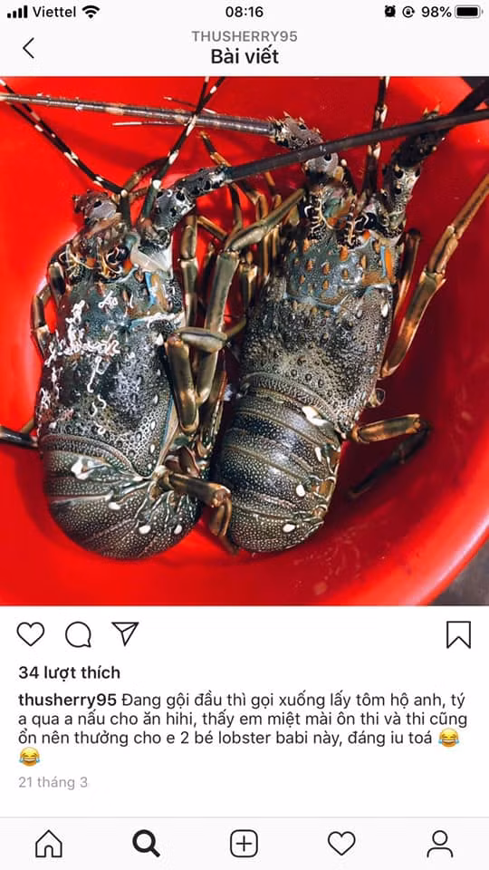 Sự việc chỉ "2 năm rõ 10" khi chị vợ phát hiện chồng đặt resort ở Phú Quốc nhưng nói dối đi công tác Bình Dương. Còn hot girl kia cũng check-in ngay tại resort vào cùng thời điểm. Thậm chí, cô nàng còn nhiều lần trơ trẽn khoe được chồng người khác mua nhà cho, sống chung như của riêng mình.