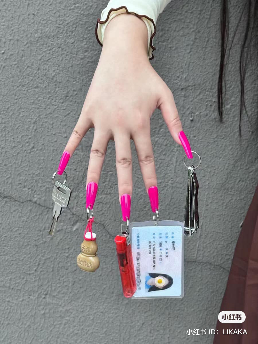 Người thợ làm nail này chắc chắn là một người có óc sáng tạo