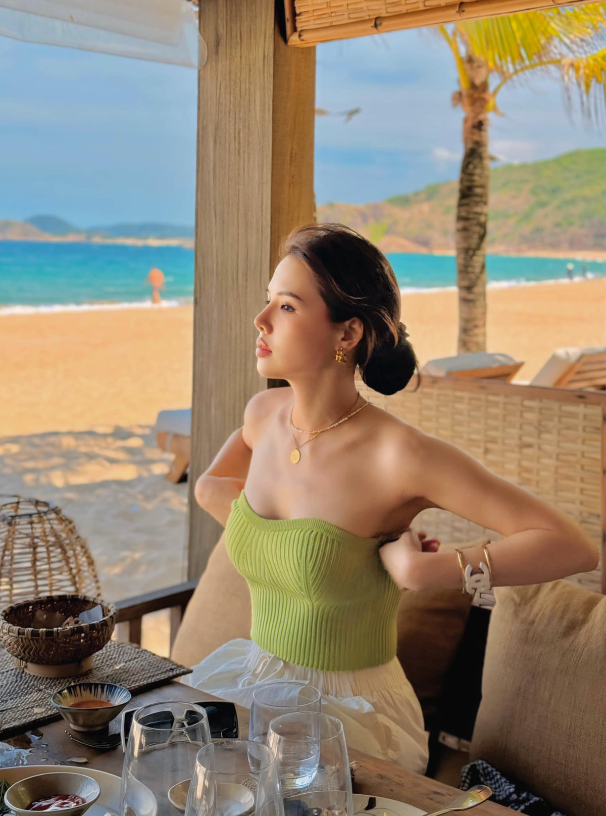 Phanh Lee (Lê Phương Anh) sinh năm 1990 là một trong những hot girl được nhiều bạn trẻ biết tới trên mạng xã hội.