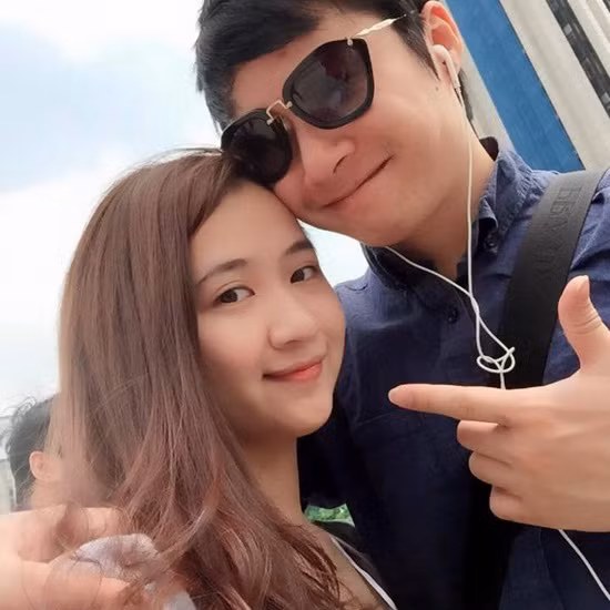 Được biết, Linh Chi và ông xã cùng làm kinh doanh. Cặp đôi có cuộc sống khá sung túc.