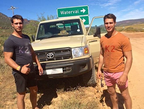 Rất nhiều người bất ngờ khi biết công việc của họ là chăm sóc vườn rau quả trong trang trại của gia đình ở Nam Phi.