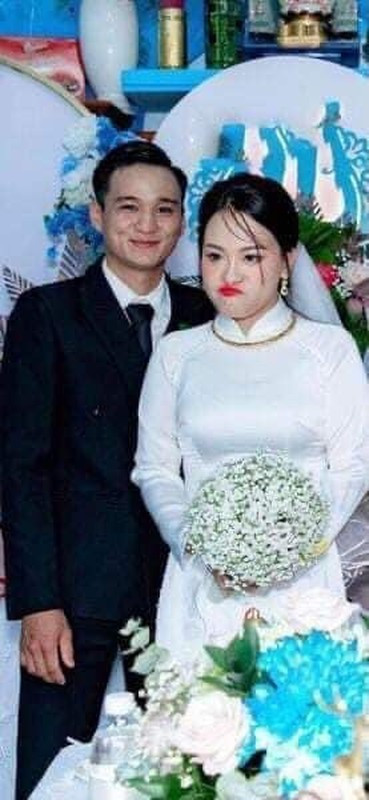 Trước đó, loạt ảnh cưới của một cặp đôi cũng khiến nhiều người dở khóc dở cười với gương mặt hài hước của nàng dâu.