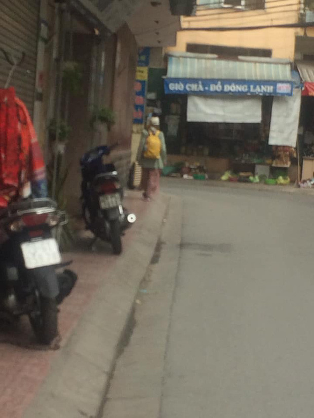 Thế nhưng, người dân ở phường Cống Vị, Ba Đình, Hà Nội, nơi Bella thường xuyên ghé qua mua quần áo lại cho biết cô ăn nói rất lịch sự, trả tiền đầy đủ khi mua hàng, thỉnh thoảng chỉ cáu gắt với những người đòi quay phim, chụp ảnh mà thôi.