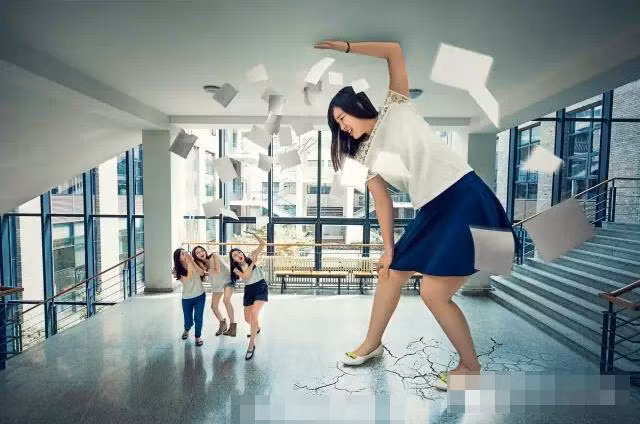 Lữ Thần, nhiếp ảnh gia thực hiện bộ ảnh này cho biết họ đã dành ra khoảng thời gian một tuần để lựa chọn và xác định chủ đề. Cuối cùng ý tưởng hóa khổng lồ ra đời.