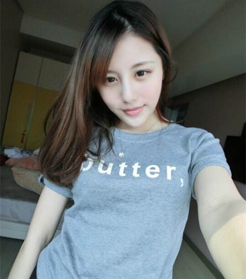 Nhận được phản ứng tích cực, những hình ảnh của Gia Thiến lại càng được lan tỏa nhanh hơn, khiến cô nàng ngày một nổi tiếng trên mạng xã hội nước mình, được nhiều người biết đến.