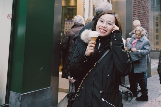 Công Phượng cũng được cho là xứng đôi vừa lứa với vợ tương lai của mình khi sở hữu thu nhập khủng. Ngoài quán café được mở tại Gia Lai và Hà Nội, anh cũng mở công ty riêng với tên gọi Công ty TNHH Thương mại Tiếp thị Thể thao PM.