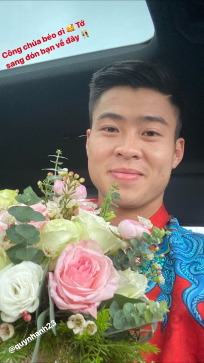 Đúng 1 ngày sau khi làm lễ ăn hỏi với bạn gái Quỳnh Anh, Duy Mạnh đã có mặt tại Malaysia để hội quân cùng đồng đội CLB Hà Nội.