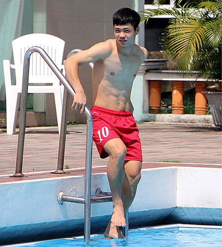 Năm 2015, Công Phượng sẽ đồng hành cùng CLB HAGL trên khắp các sân cỏ trên cả nước. Tuy chưa bao giờ nhận mình là hot boy nhưng sức hút của anh nằm ở vẻ bề ngoài chất phác, tài năng và sự khiêm tốn.