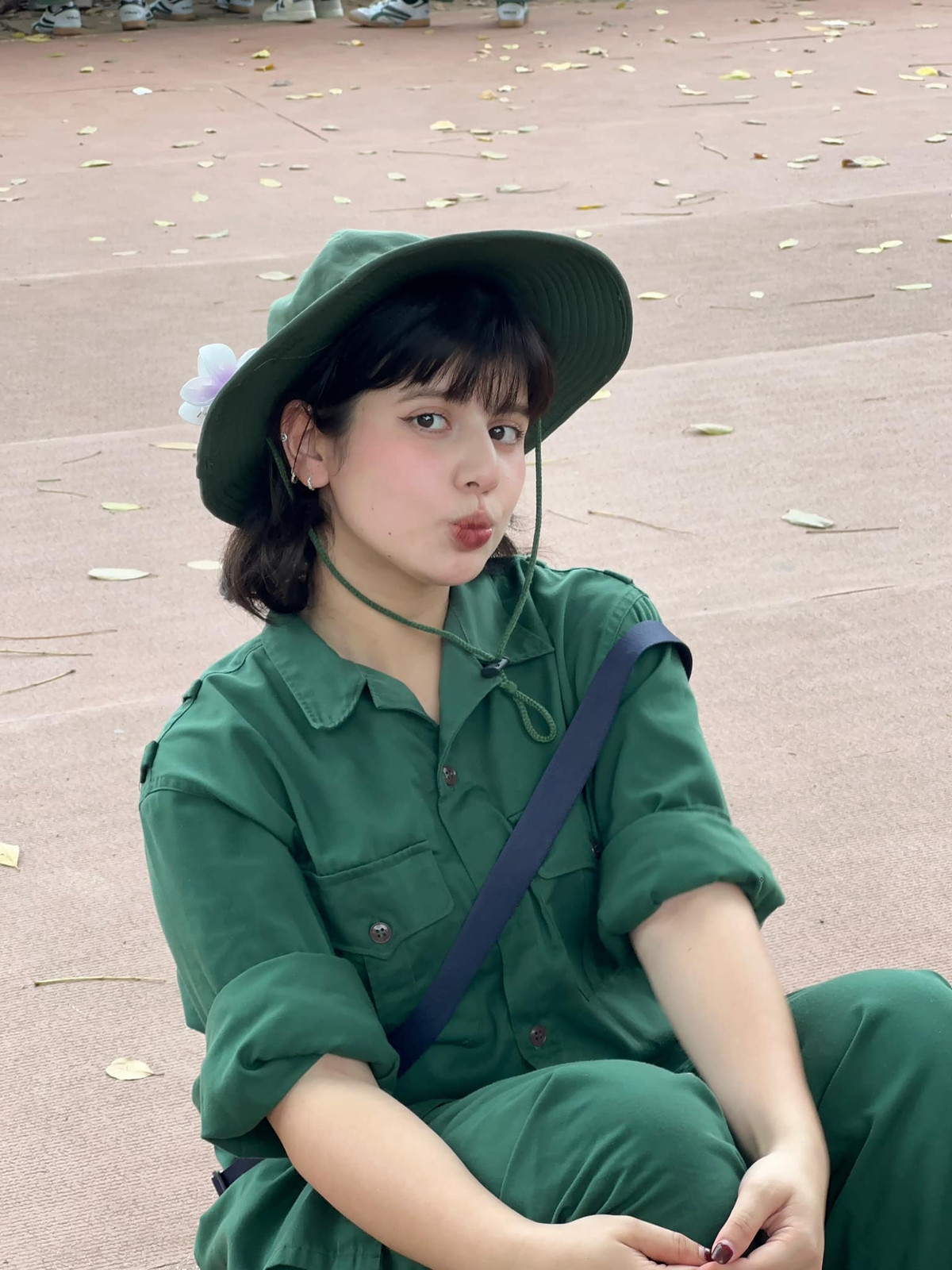 Cô nàng sở hữu nước da trắng cùng gương mặt bầu bĩnh.