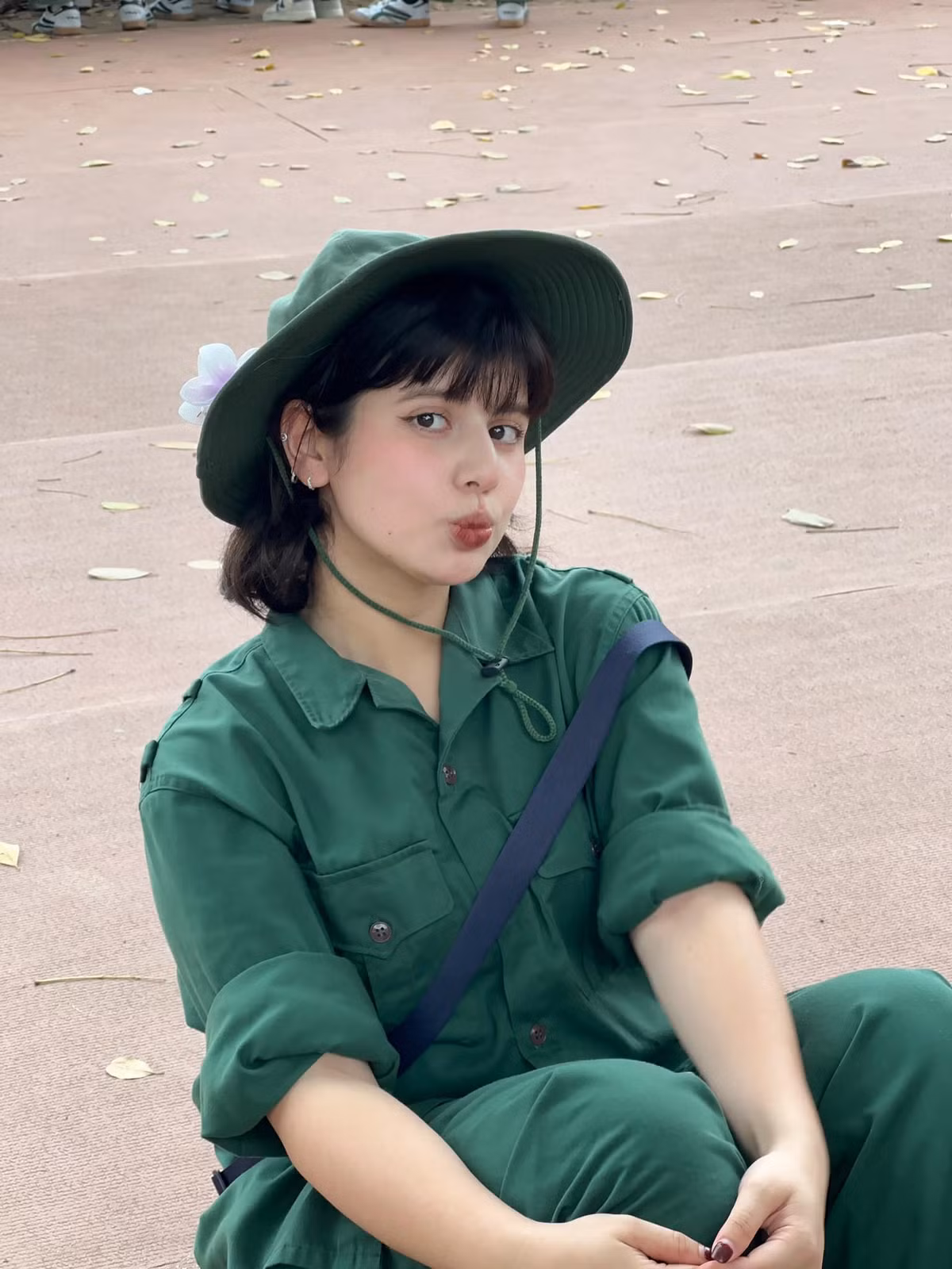 Cô nàng sở hữu nước da trắng cùng gương mặt bầu bĩnh.