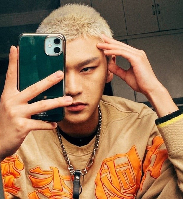 Nhiều người nói không nhận ra "hot boy mắt xếch" cool ngầu, bí ẩn như trong các bức ảnh được make up đậm, căn chỉnh, photoshop kỹ càng trên mạng.