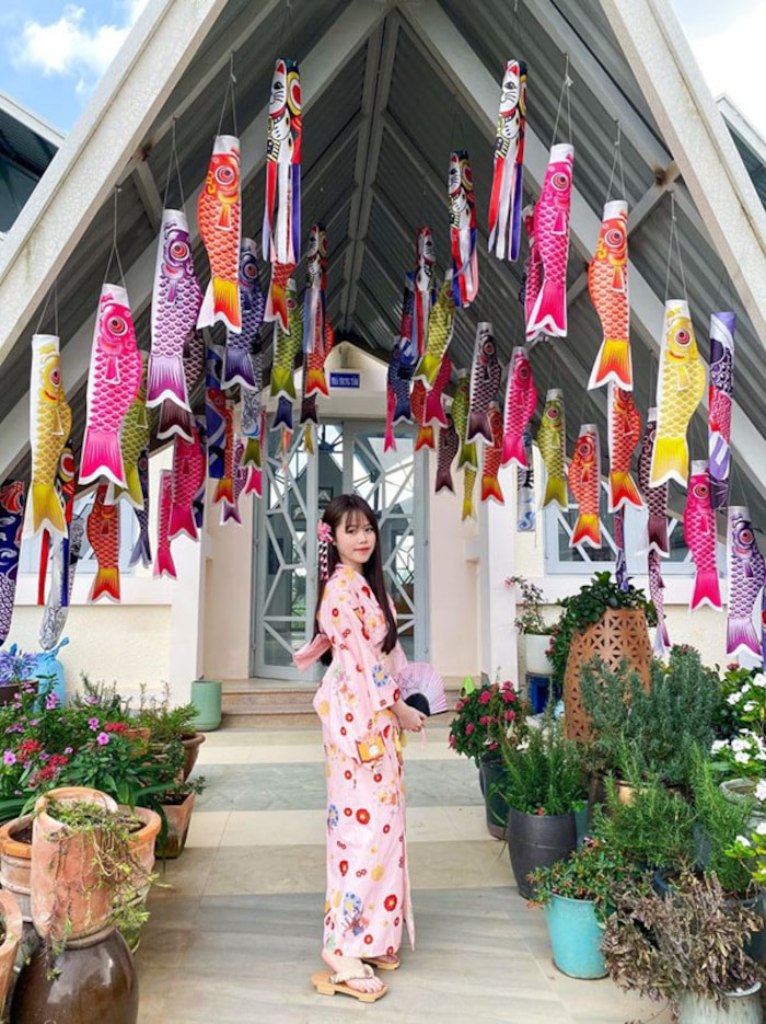 Những lời than thở của Huỳnh Anh giữa "tâm bão" khiến nhiều người đoán rằng có lẽ cô nàng đang ám chỉ việc bản thân liên tục bị chỉ trích và bày tỏ hy vọng dân mạng ngừng "tấn công" cô.