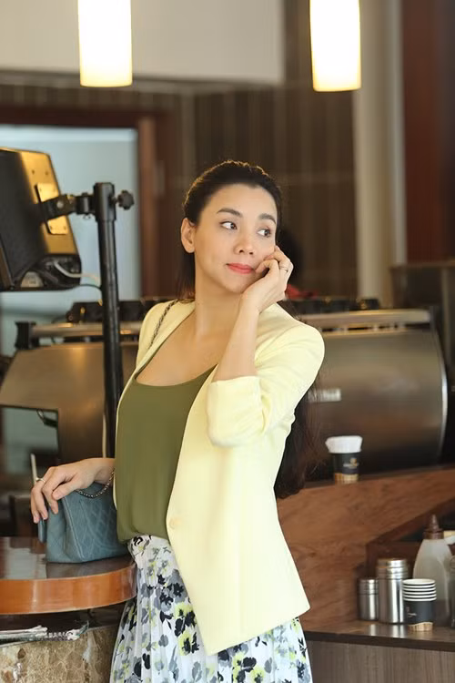 Trang Nhưng xuất hiện trong 2 sự kiện ra mắt phim mới đây với bụng bầu ở tháng thứ 5. Nhưng Trang Nhung vẫn khá rực rỡ, xinh đẹp.