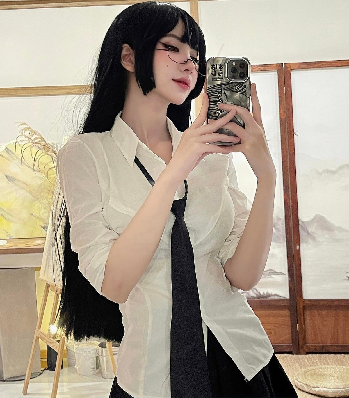 Trên facebook, Minh Anh có gần 20k người theo dõi