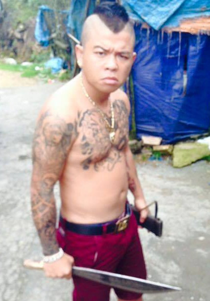 Đối với CĐM, Tuyền là "hot face" sở hữu hơn 700.000 lượt theo dõi chỉ nhờ các clip chửi bậy. Thậm chí nhiều người còn đặt biệt danh "Thánh chửi - Dương Minh Tuyền" cho gã giang hồ đất Bắc Ninh.