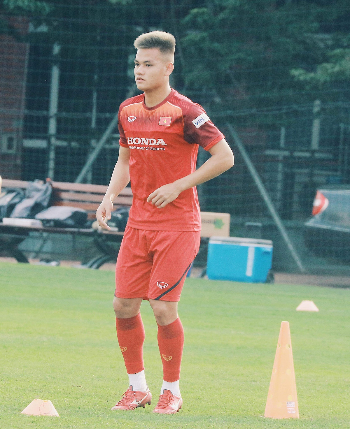 Ở trận đấu thứ 2 giữa đội tuyển U23 Việt Nam và U23 Jordan, Hồ Tấn Tài gần như chắc suất ra sân bởi Bùi Hoàng Việt Anh đã thi đấu không hề tốt khi thay thế vị trí vị trí của anh.