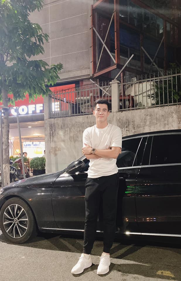 Sau khi MV mới với sự góp mặt của Tiến Linh được ra mắt, phía dưới phần bình luận nhiều dân mạng tỏ ra chưng hửng khi biết được sự thật.