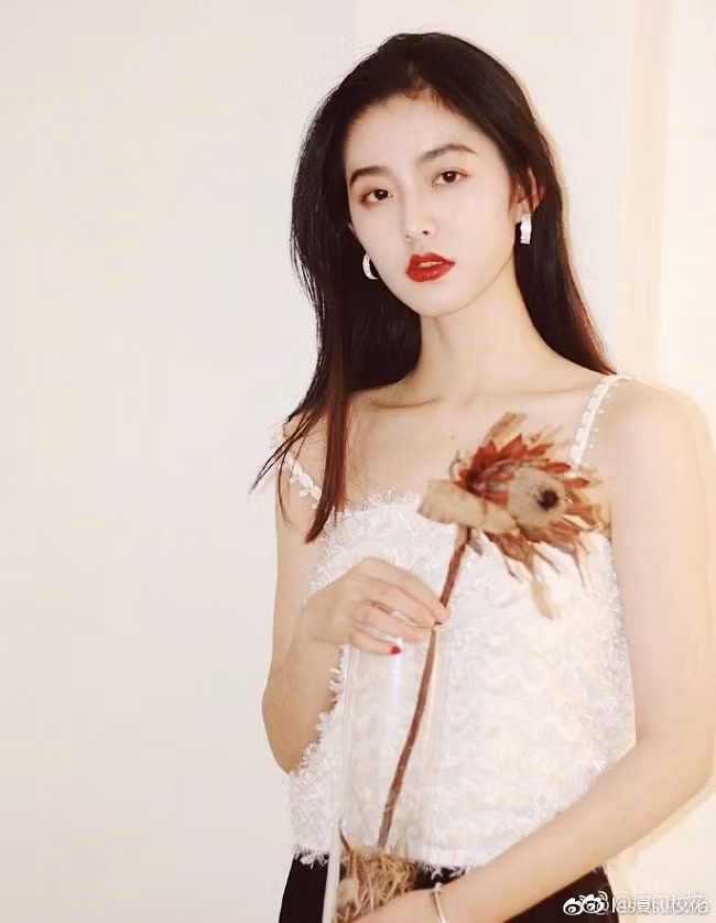 Nhiều nguời hy vọng, trong tương lai, cô nàng sẽ trở thành mỹ nữ thế hệ mới của showbiz.