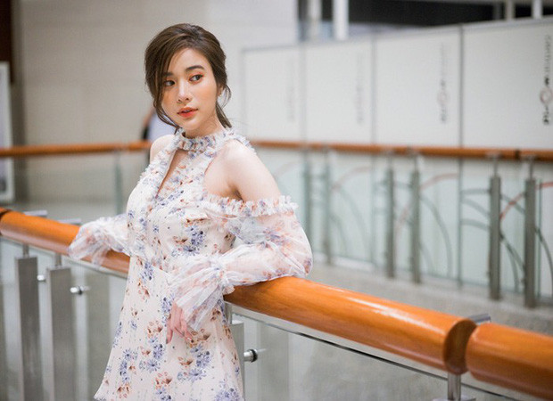 Kao sở hữu hình thể chuẩn với chiều cao 1,63 m và cân nặng là 42 kg.