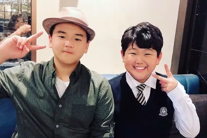 Cả hai có nhiều thay đổi về ngoại hình song tính cách vẫn đáng yêu và lém lỉnh như trước.