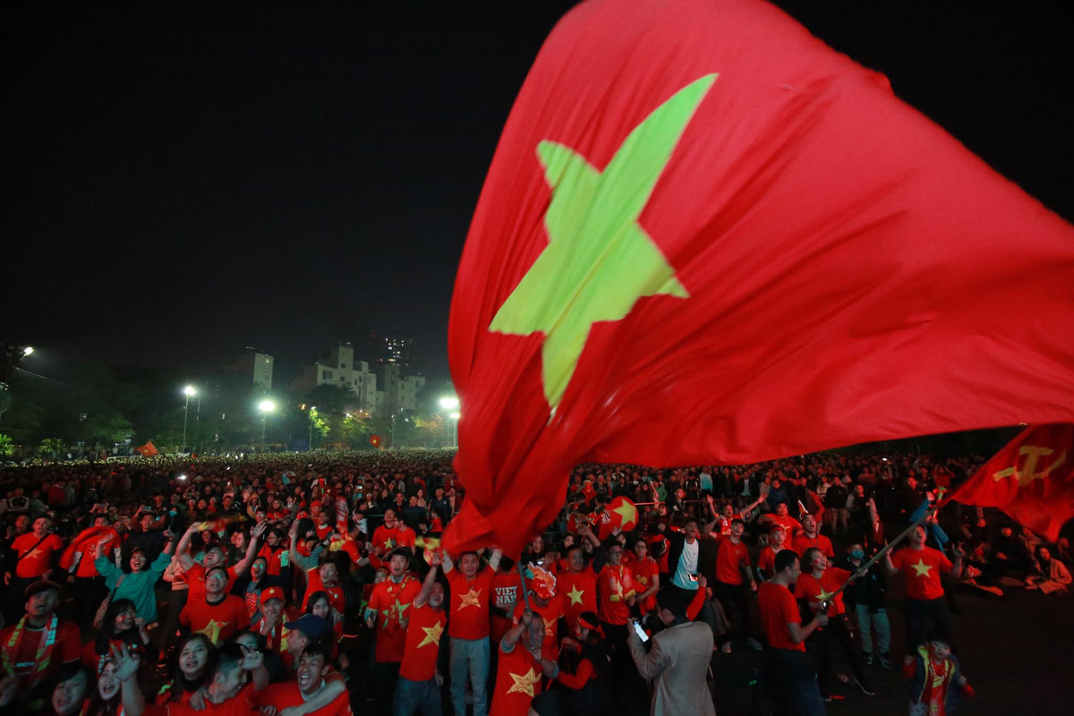 Không chỉ tại Philippines, ở khắp nơi trên đất nước Việt Nam, người dân đều hân hoan trước chiến thắng của đội tuyển U22 Việt Nam.