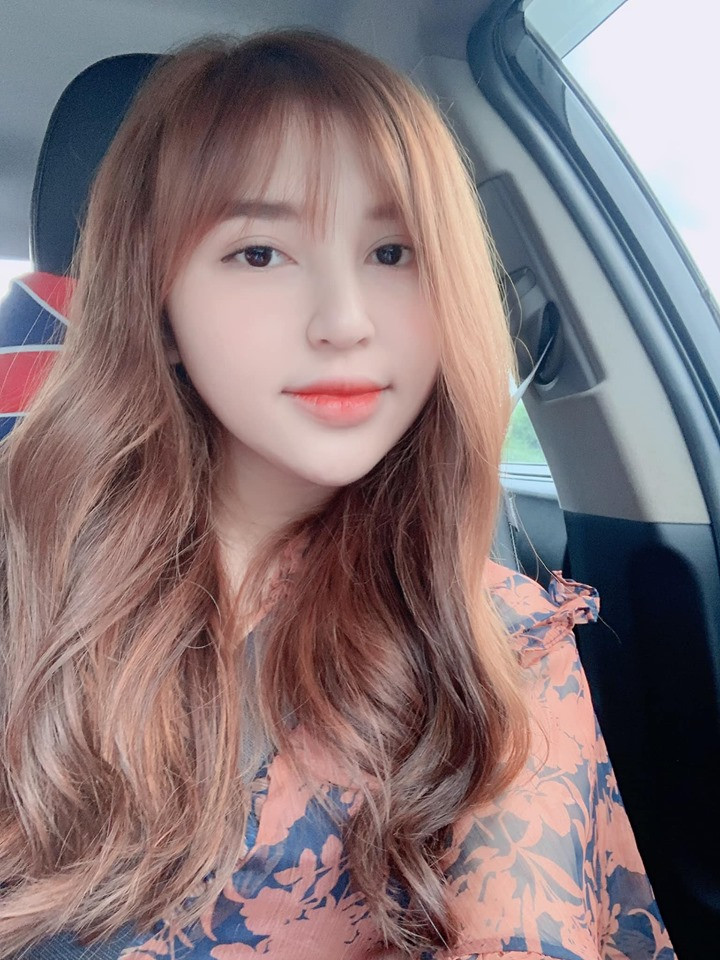 Hậu giảm cân thành công, Phương gây bất ngờ với nhan sắc xinh như hot girl. "Phục bạn này ghê ấy. Động lực để mình giảm cân cuối cùng cũng xuất hiện rồi", tài khoản M.A bình luận.