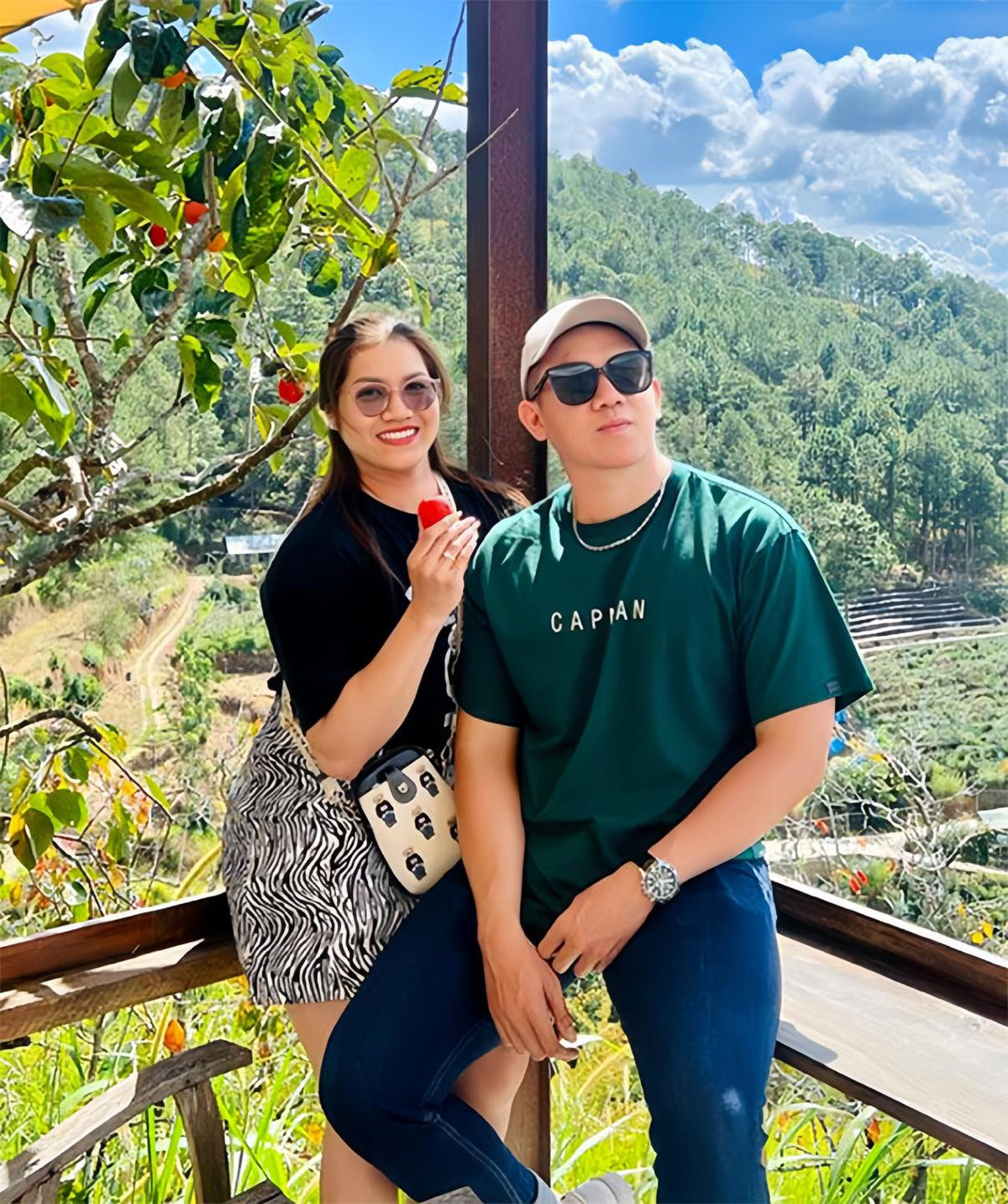 Sở hữu một thân hình khá "đô con", Ny nhiều lần nhận về những lời bình luận khiếm nhã như "hình thể như vậy sao kiếm được bạn trai và lấy được chồng", "con gái mà như đàn ông". Ny cũng từng được nhiều người theo đuổi nhưng chưa tiến xa với ai bởi tính khí mạnh mẽ cũng như họ e ngại về nghề nghiệp.