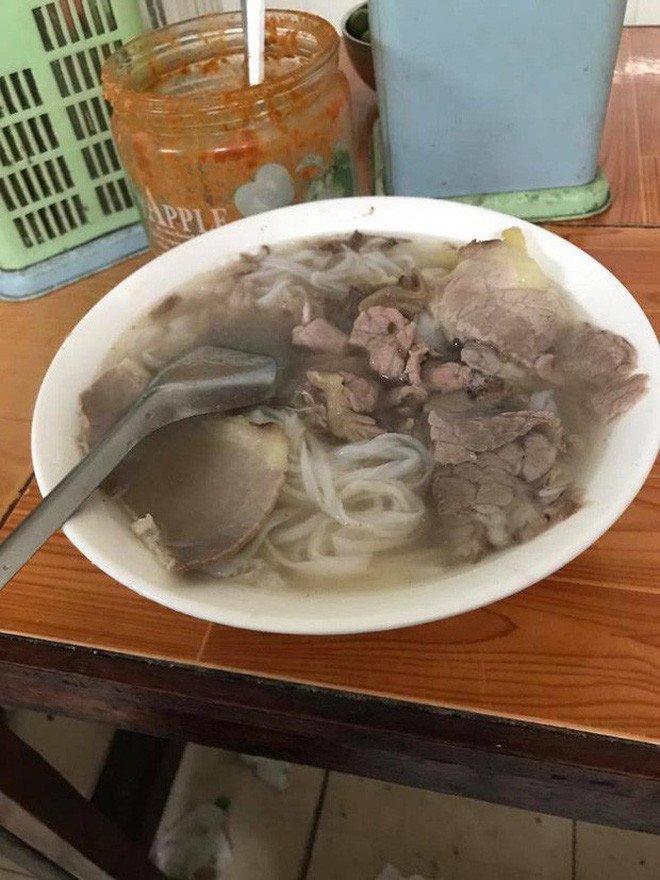 Trái lại, khi người nào ghét hành thì món ăn chúng ta bắt gặp sẽ là một màu nhạt nhòa, bởi họ ghét mùi hăng của hành, dù chỉ là 1 cọng trong tô cũng phải vớt ra cho bằng được.