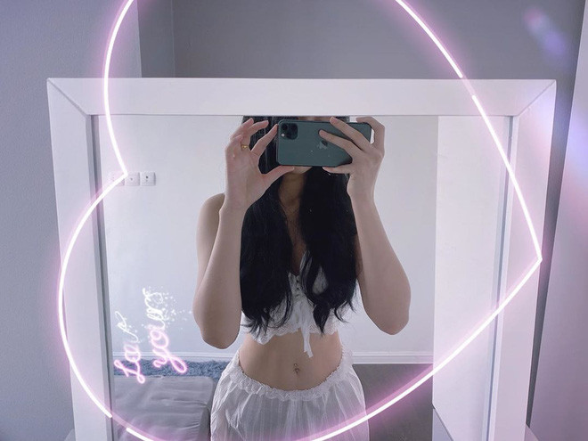 Để có được body nóng bỏng với đường cơ bụng nổi rõ như vậy thì chắc chắn dàn WAGs Việt đã phải rất chú tâm tới chuyện tập tành mỗi ngày. Trong trường hợp bạn chưa biết nên tập như thế nào để nhanh chóng có được "cơ bụng số 11" như họ thì hãy thử ngay bài tập lên cơ bụng chỉ sau 2 tuần dưới đây.