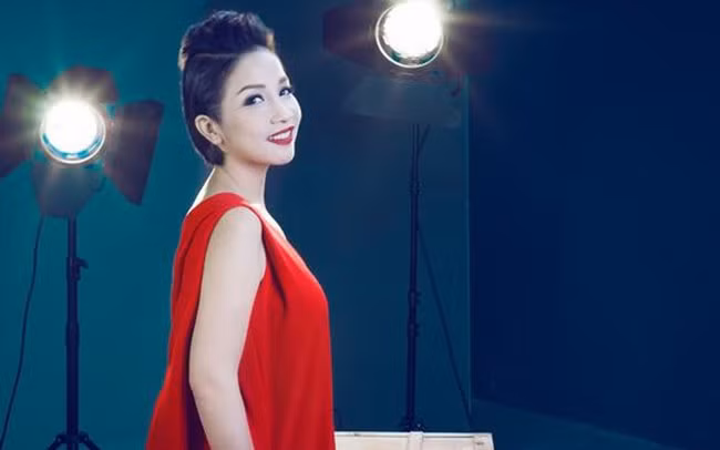 Cả ba người con đều sớm bộc lộ năng khiếu nghệ thuật. Trong đó, Anna Trương và Mỹ Anh thường xuyên xuất hiện cùng bố mẹ trên các sân khấu ca nhạc. Vợ chồng diva Mỹ Linh - nhạc sĩ Anh Quân chuyển về sinh sống tại căn biệt thự nhà vườn tại huyện Sóc Sơn (Hà Nội) vào năm 2009. Căn biệt thự của Mỹ Linh ước tính có giá 1 triệu đô là nằm trên nền đất rộng 1,3 hecta, gồm các công trình: 1 nhà ở và 1 phòng thu diện tích khoảng 300m2, 1 bể bơi khoảng 60m2. Bao bọc xung quanh là không gian vườn, thiên nhiên, tạo cảm giác thoáng đãng.