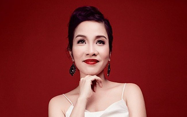 Là một trong những Diva hàng đầu làng nhạc Việt, Mỹ Linh được hàng triệu khán giả yêu mến bởi giọng hát trời phú, cuộc sống nói không với scandal và sự khéo léo trong cách vun vén hạnh phúc gia đình. Cho đến thời điểm hiện tại, nếu liệt kê gia tài bản hit của Mỹ Linh thì không đếm xuể, tiêu biểu là Thì thầm mùa xuân, Chị tôi, Hà Nội đêm trở gió, Hương ngọc lan, Trưa vắng, Phút giao thừa lặng lẽ,…