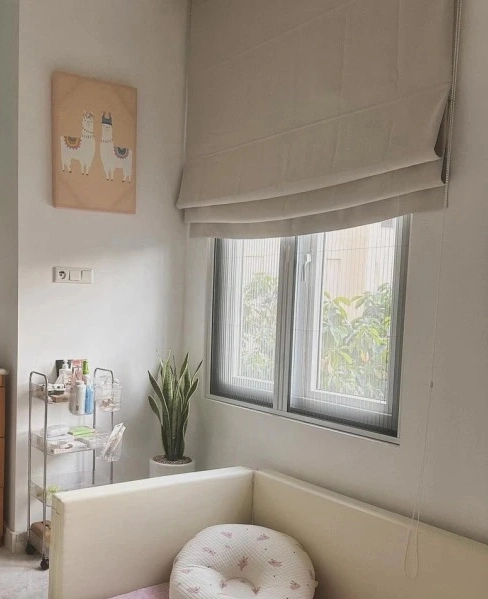 Trước đó, cô nàng từng đăng tải những hình ảnh căn phòng, những đồ dùng của em bé.