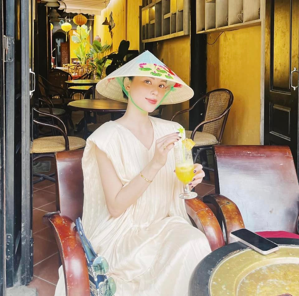 Nhiều người mong rằng trong thời gian tới, Linh Rin sẽ có thể chia sẻ nhiều hơn về hình ảnh của con gái. Bởi không ít người dự đoán với gia thế khủng cùng diện mạo đáng yêu, xinh xắn, cô bé sẽ được rất nhiều người yêu quý, là một "idol" nhí đầy tiềm năng.