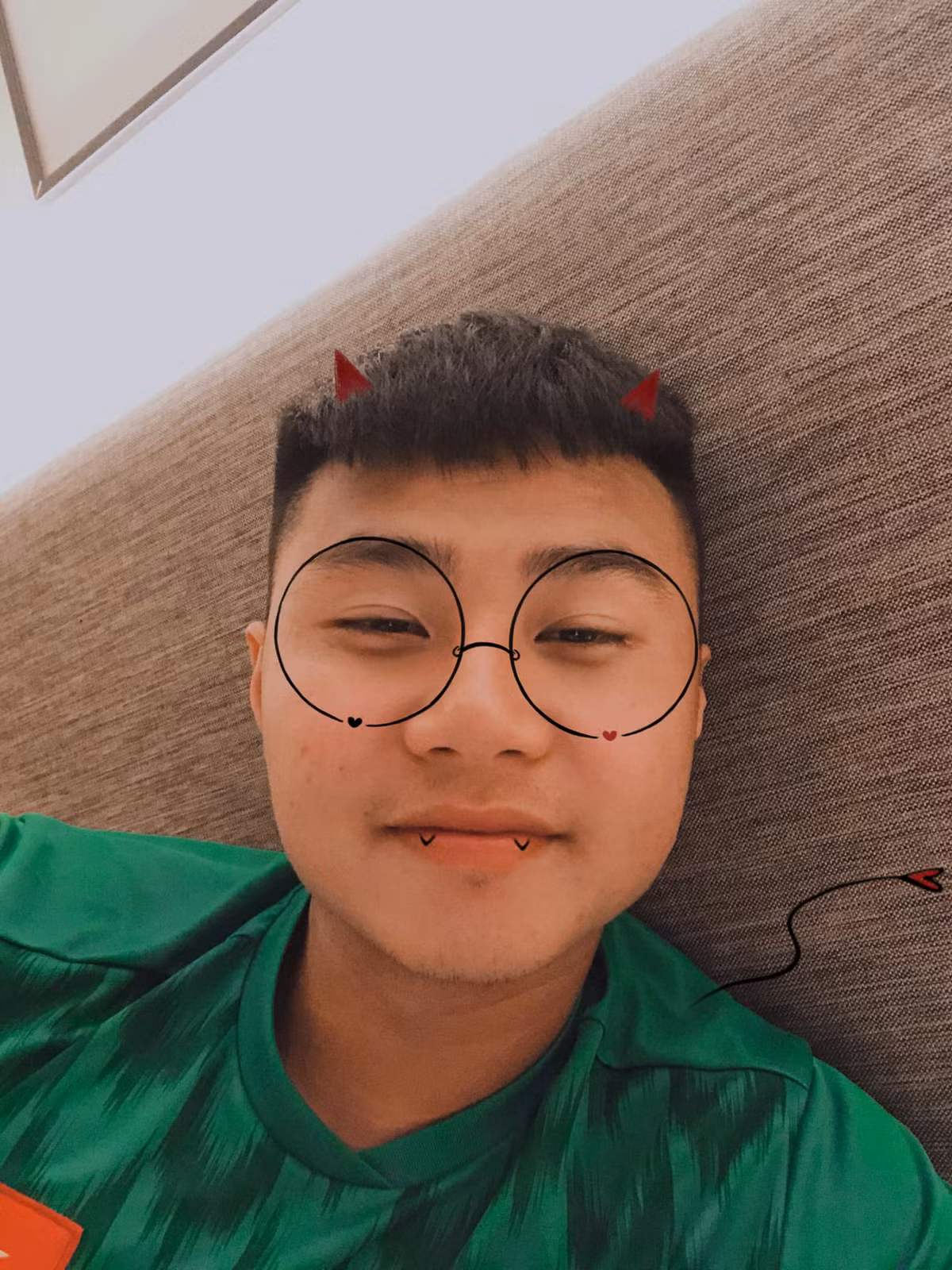 Mới đây, Văn Toản bị bạn gái cũ là Á khôi FC Barca tố bắt cá hai tay. Trên mạng xã hội, bạn gái cũ và mới của Văn Toản vẫn đang đấu khẩu gay gắt. Thế nhưng thủ môn quê Hải Phòng vẫn không lên tiếng đính chính thông tin này.