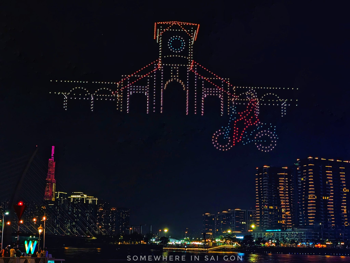 Hình ảnh chợ Bến Thành quen thuộc.