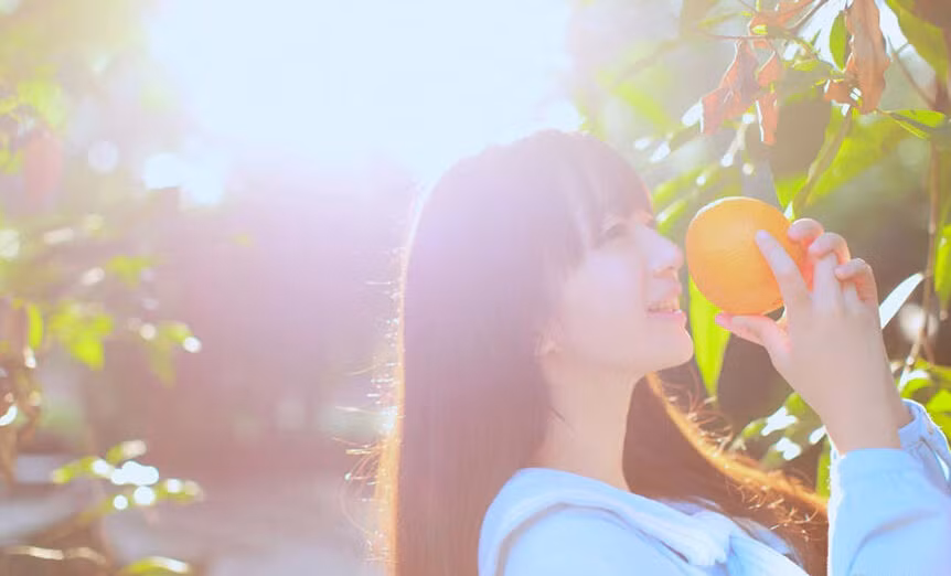 Ở Vân Khiết luôn tồn tại một thứ gọi là năng lượng tích cực. Cô nàng luôn tràn ngập sự ấm áp, trong sáng và dễ dàng truyền đi năng lượng tích cực ấy cho mọi người.