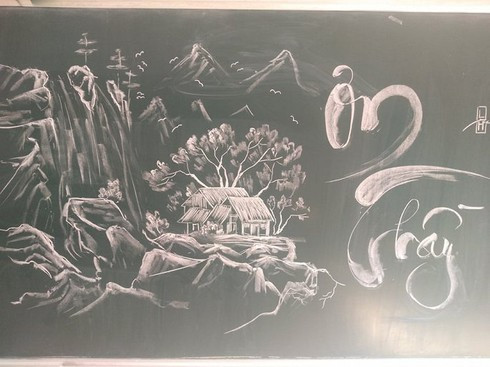 Không chỉ vẽ rồi giảng dạy cho học sinh, trong nhiều tiết học, thầy Hùng cũng cho học sinh tự vẽ tranh lên bảng rồi thuyết trình về ý nghĩa trước lớp.