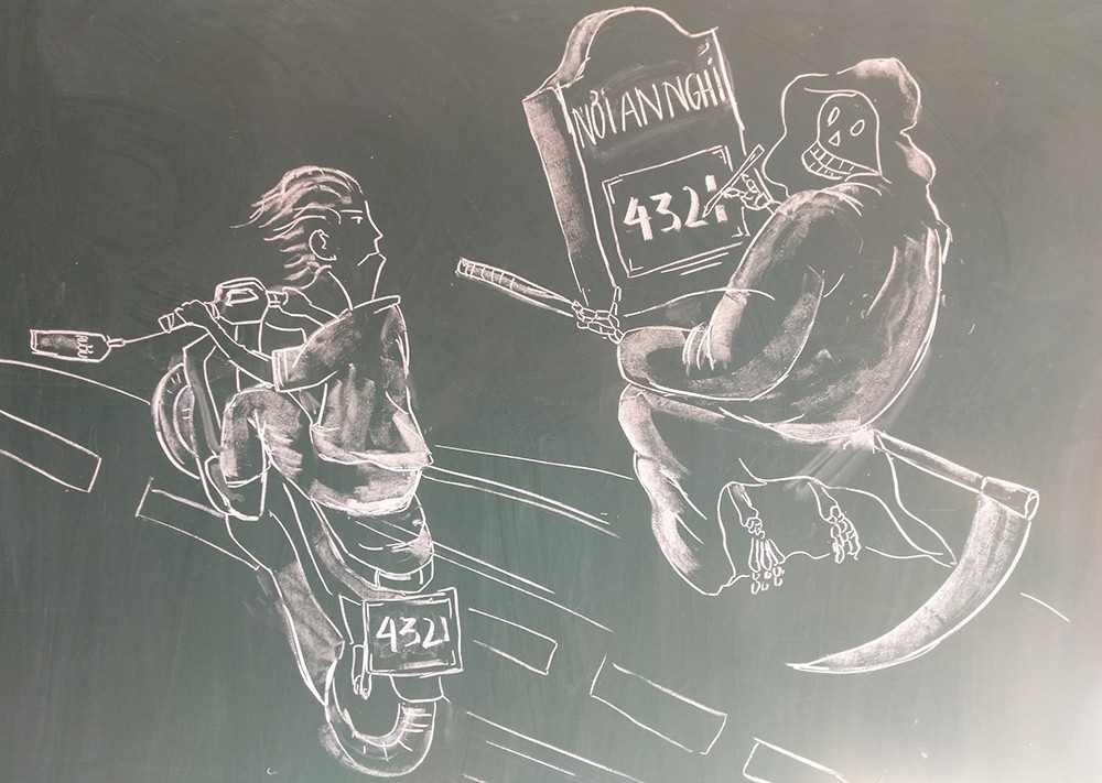 Những bức tranh dùng phấn trắng vẽ lên bảng đen với những nội dung khác nhau: Đua xe, xả rác, hút thuốc lá,...