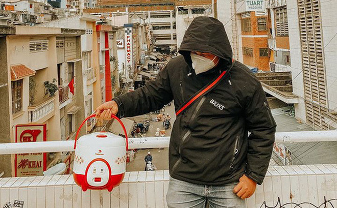 "Nấu cơm ngon, một tuần chỉ tiêu tốn khoảng 40.000 đồng tiền điện, không tốn kém, không ghen tuông, không nhõng nhẽo", với những tiêu chí này thì nồi cơm điện đúng chuẩn mẫu phụ nữ trong mơ rồi đây.