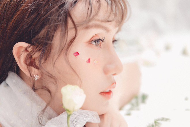 Lynk Lee là cái tên không còn quá xa lạ đối với khán giả Việt, anh chàng này từng "làm mưa làm gió" trên MXH với nhiều bài hát về tuổi học trò.