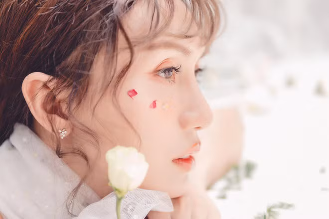 Lynk Lee là cái tên không còn quá xa lạ đối với khán giả Việt, anh chàng này từng "làm mưa làm gió" trên MXH với nhiều bài hát về tuổi học trò.