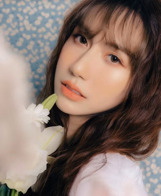 Từ khi công khai thuộc giới tính thứ ba và quyết định chuyển giới từ nam sang nữ, ca sĩ Lynk Lee nhận được sự quan tâm của công chúng.