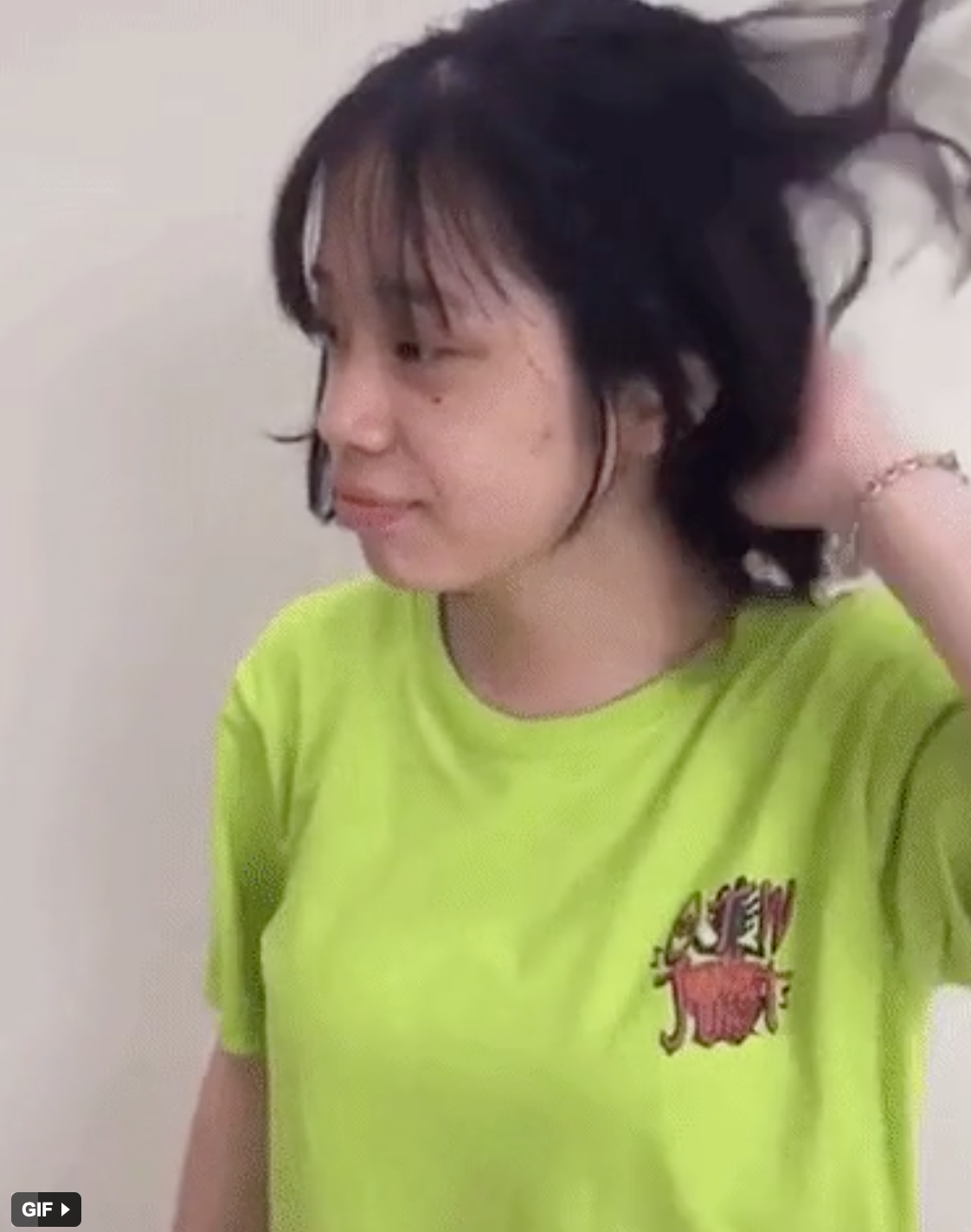 Cũng chính nhờ sự biến hoá quá đỉnh nên hot girl Tik Tok này mới thu hề hàng trăm ngàn lượt theo dõi như hiện tại.